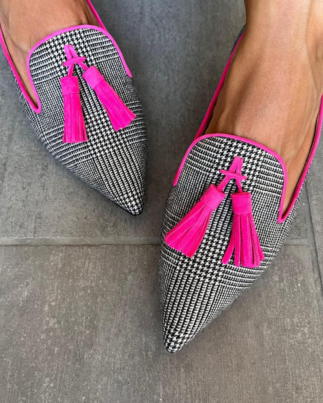 Fluo Fringes Pointed Loafers, Elegant Fit
