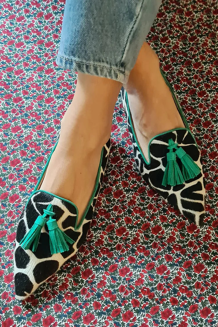 Stylish Fringes Pointed Loafer
