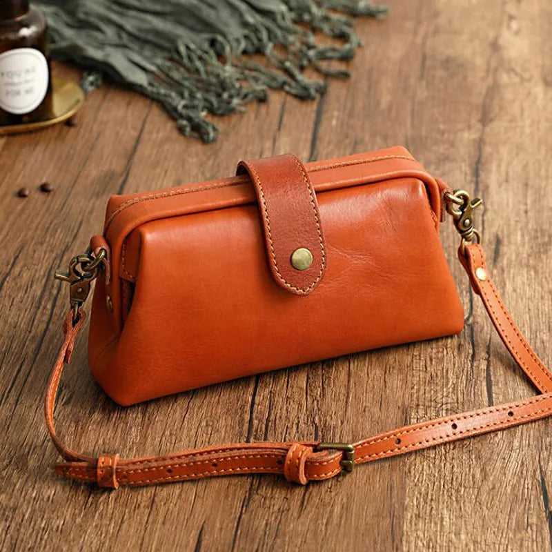 Minimalist Shoulder bag, Classic Style