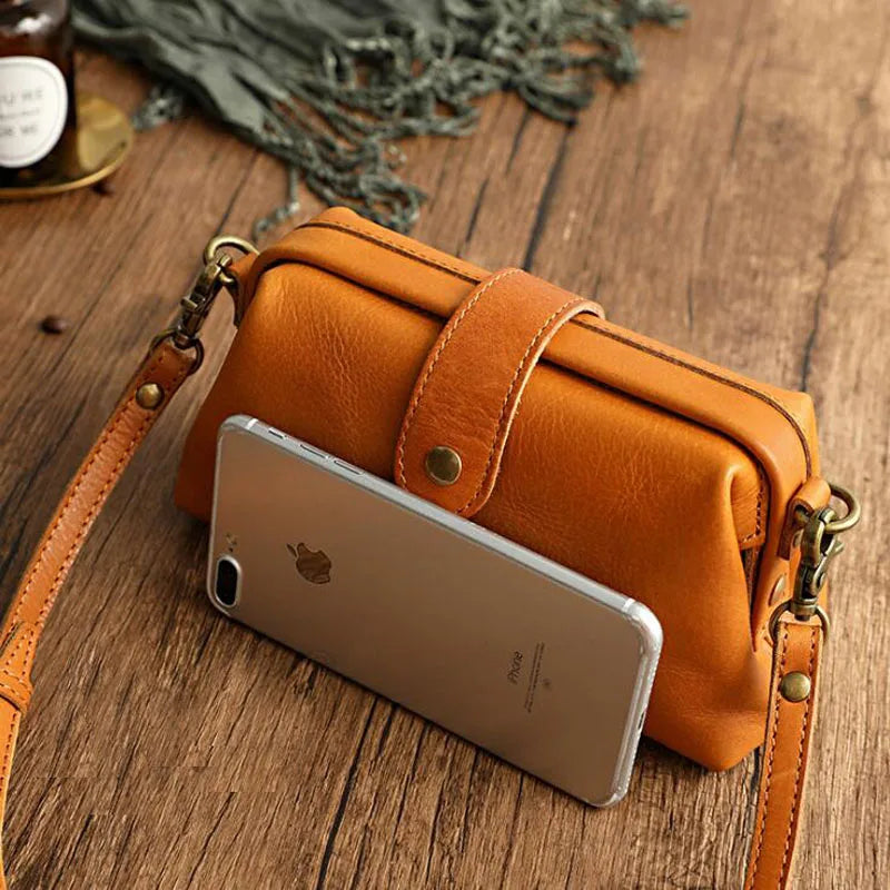 Minimalist Shoulder bag, Classic Style
