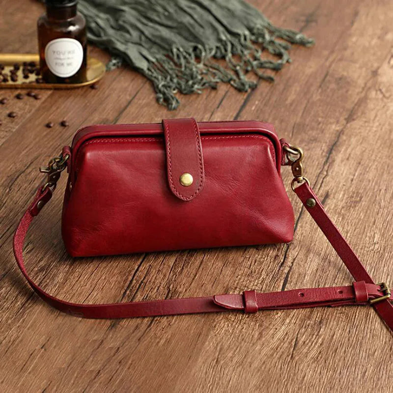 Minimalist Shoulder bag, Classic Style