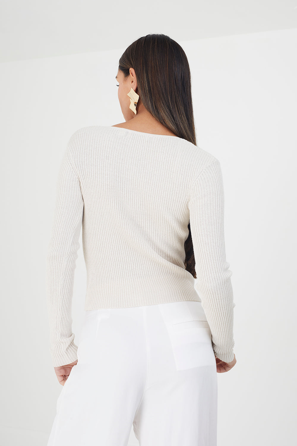 Women's Ribbed Knit V-Neck Cardigan – detail