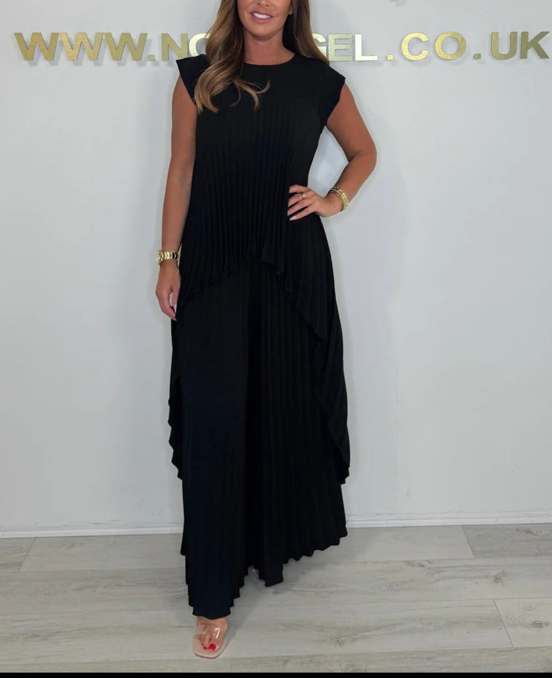 Sophisticated Short Sleeve Wide Set for Women