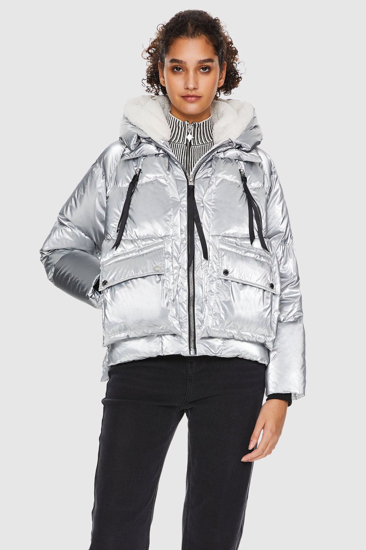 Women's Cropped Quilted Jacket – Metallic Silver