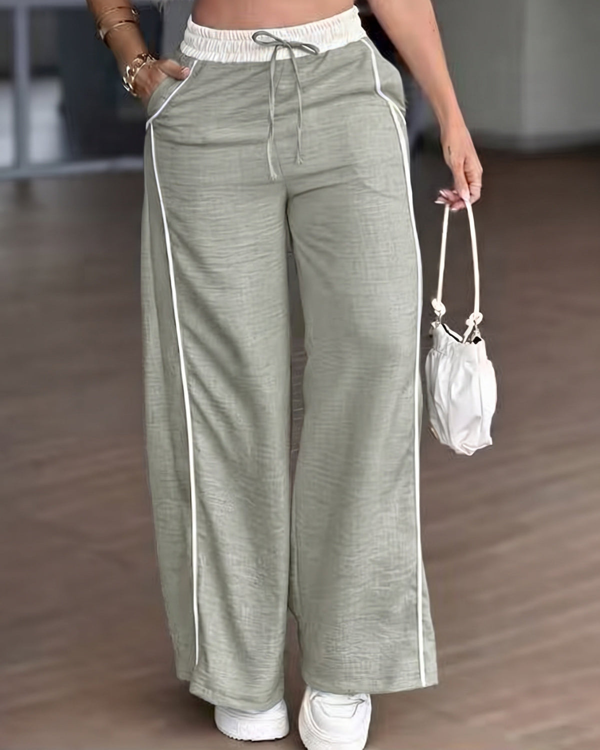 Women's High-Waist Textured Casual Wide-Leg Trousers – detail