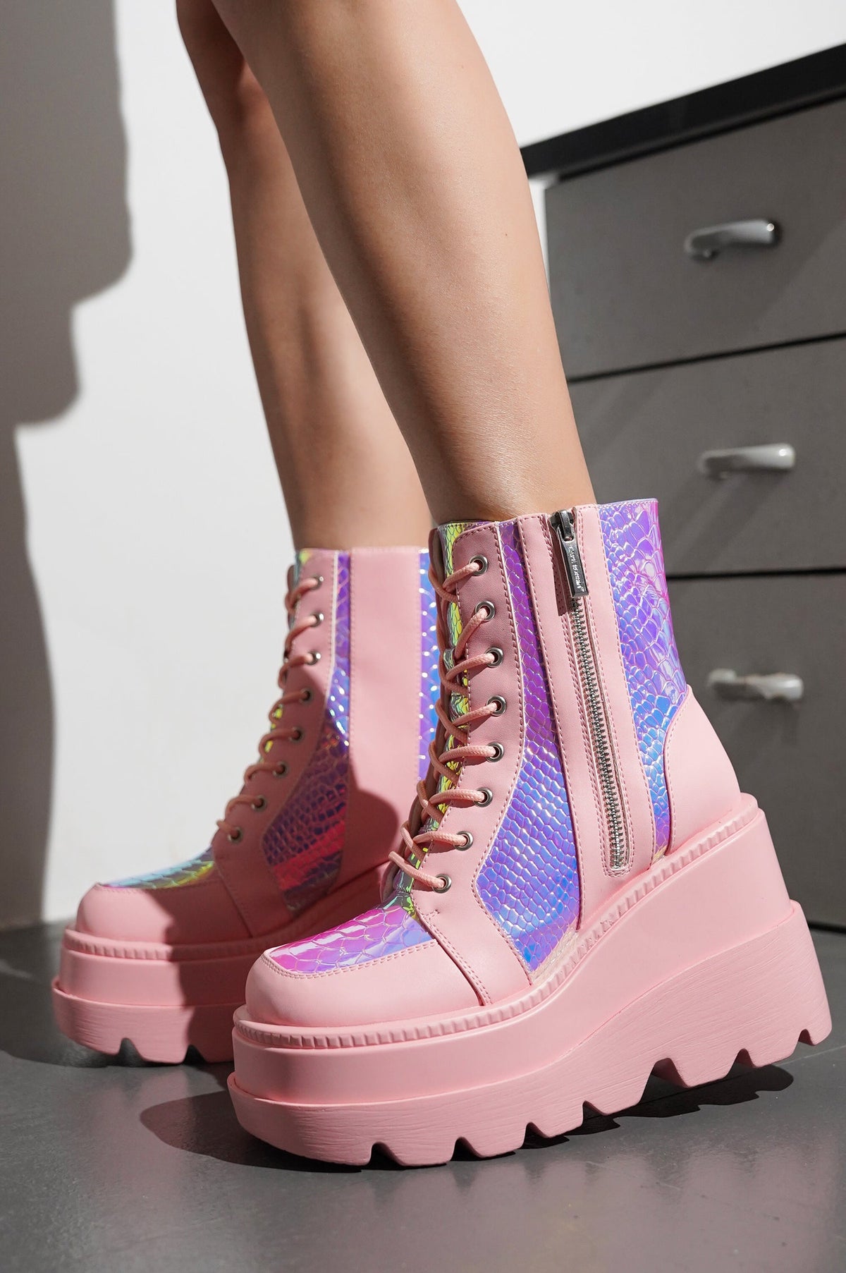 Women's Faux Leather Platform Buckle Side-Zip Ankle Boots – Pink